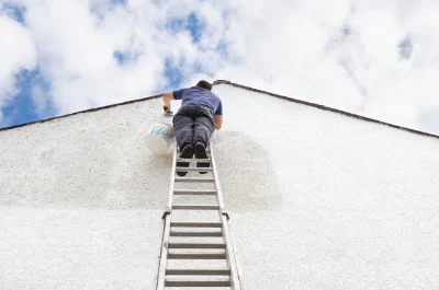 Peinture extérieure à Vèze — façades et ravalement